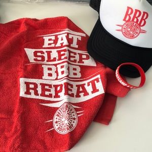 Cap, mini facial towel, bracelet